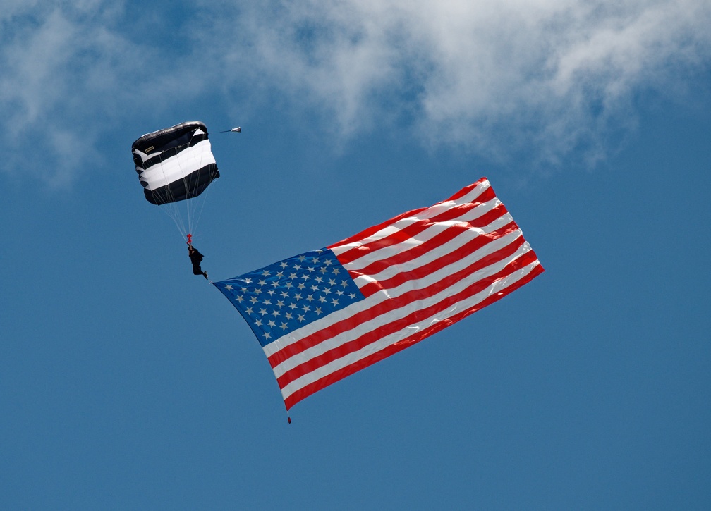 20220425 133712 Deland Skydive Black Daggers Flag Demo