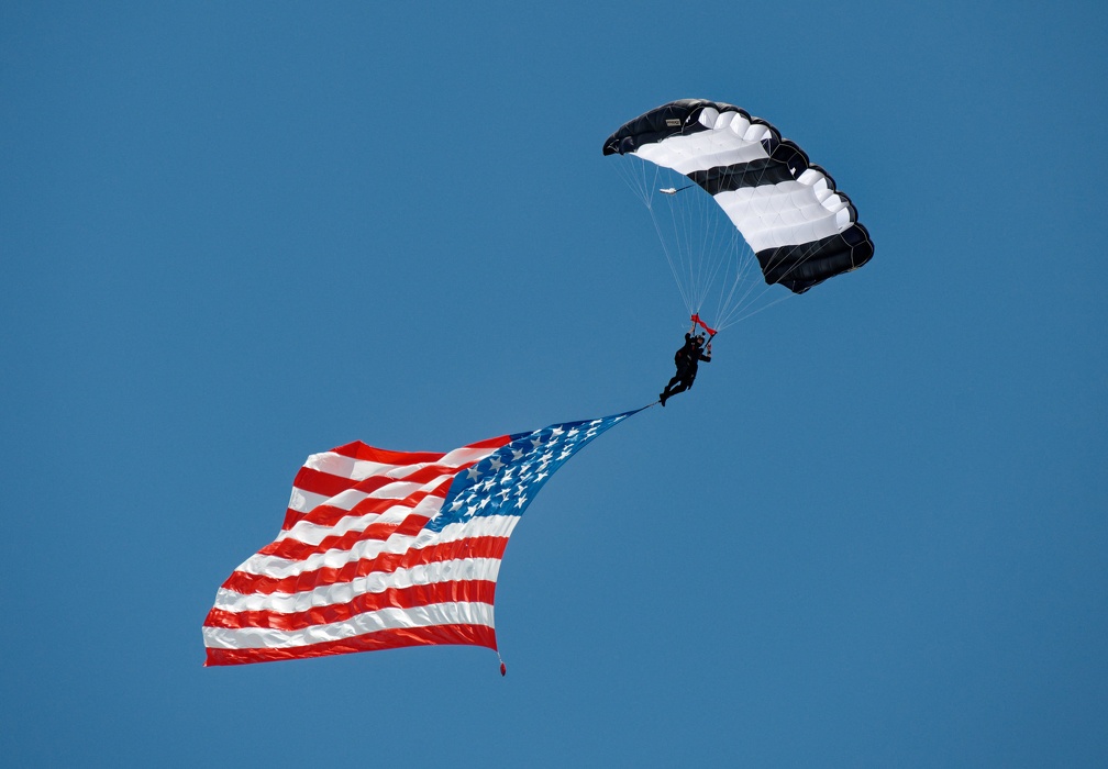 20220425 133725 Deland Skydive Black Daggers Flag Demo