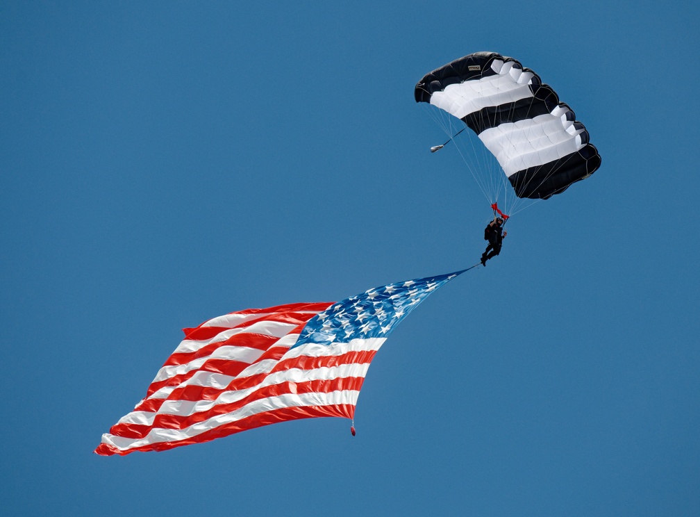 20220425 133726 Deland Skydive Black Daggers Flag Demo