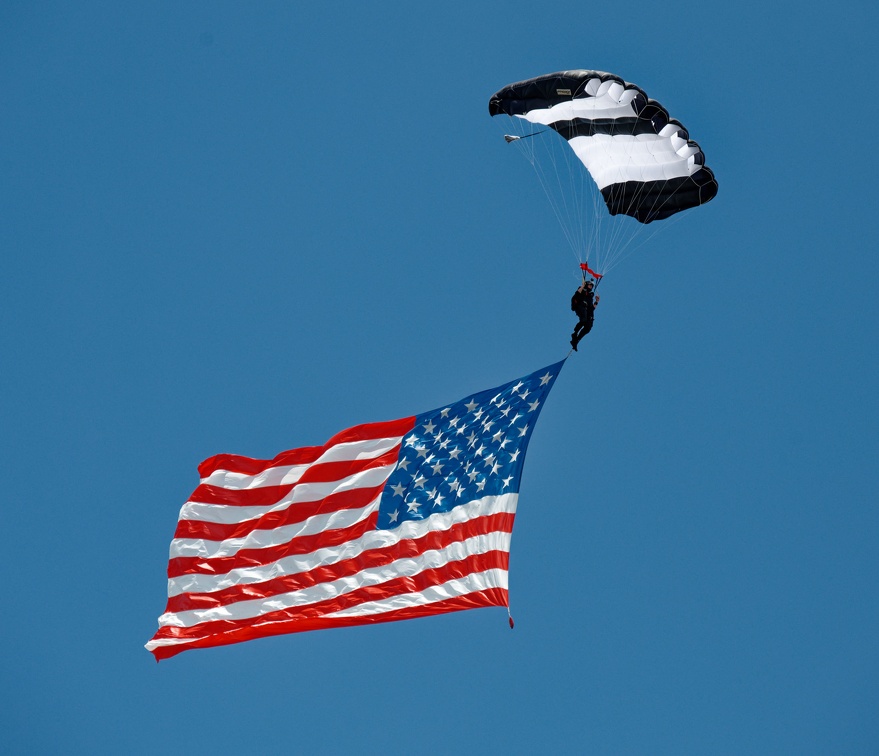 20220425 133733 Deland Skydive Black Daggers Flag Demo
