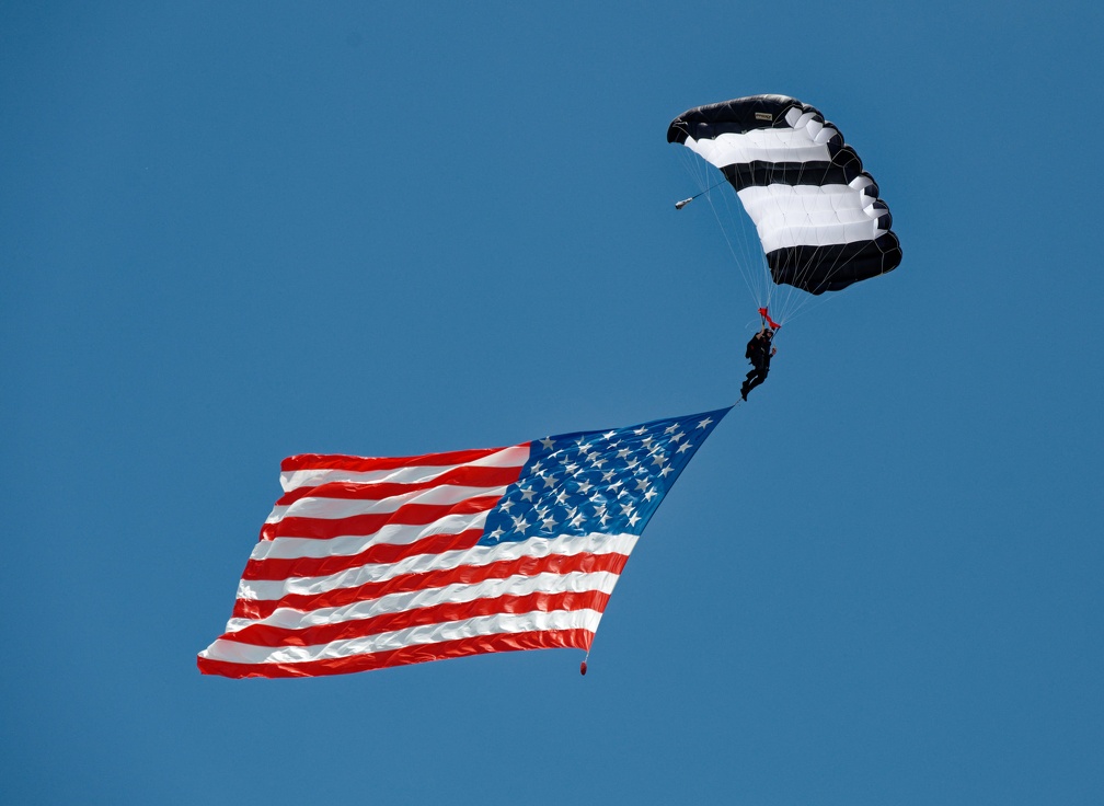 20220425 133734 Deland Skydive Black Daggers Flag Demo