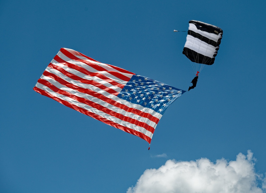 20220425 133743 Deland Skydive Black Daggers Flag Demo