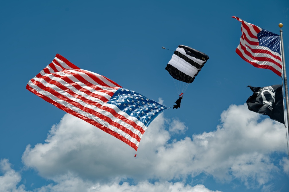 20220425 133744 Deland Skydive Black Daggers Flag Demo