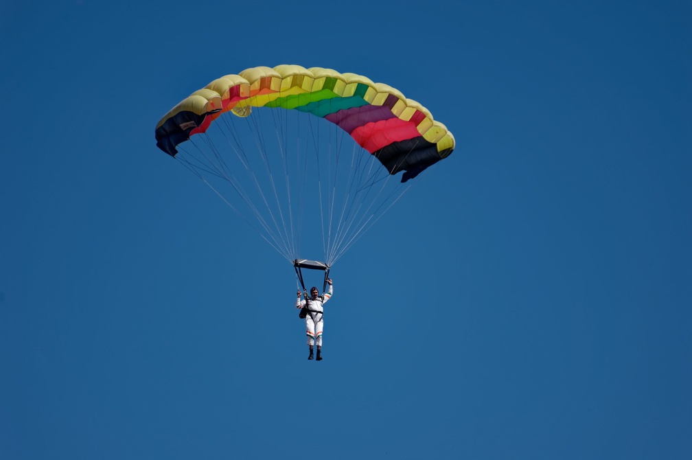 20071124 114716 Pushkar India Skydiver