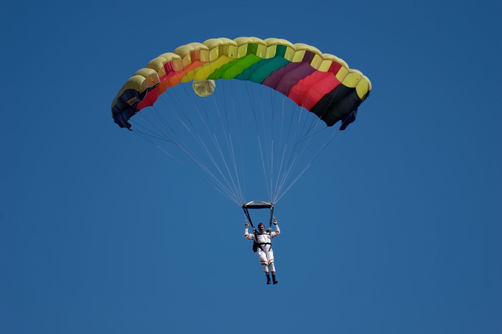 20071124 114718 Pushkar India Skydiver