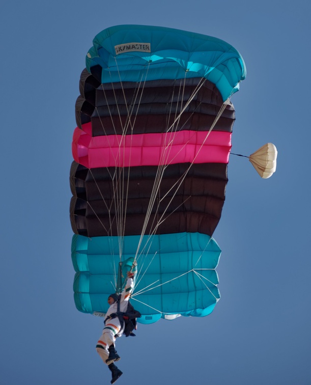 20071124 114822 Pushkar India Skydiver
