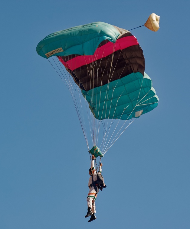 20071124 114823 Pushkar India Skydiver