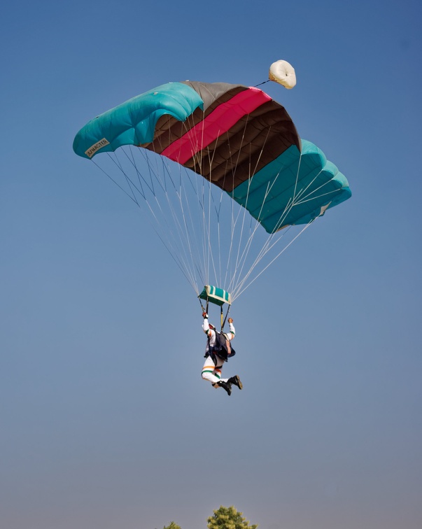 20071124 114827 Pushkar India Skydiver