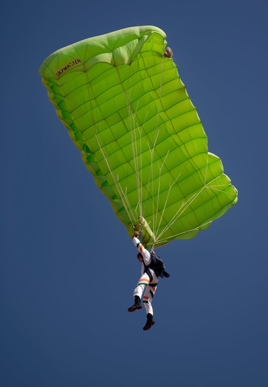 20071124 115009 Pushkar India Skydiver