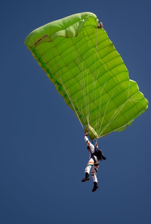 20071124 115011 Pushkar India Skydiver