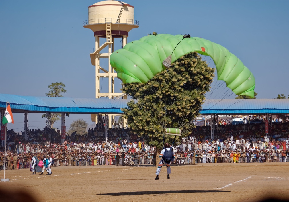 20071124 115016 Pushkar India Skydivers