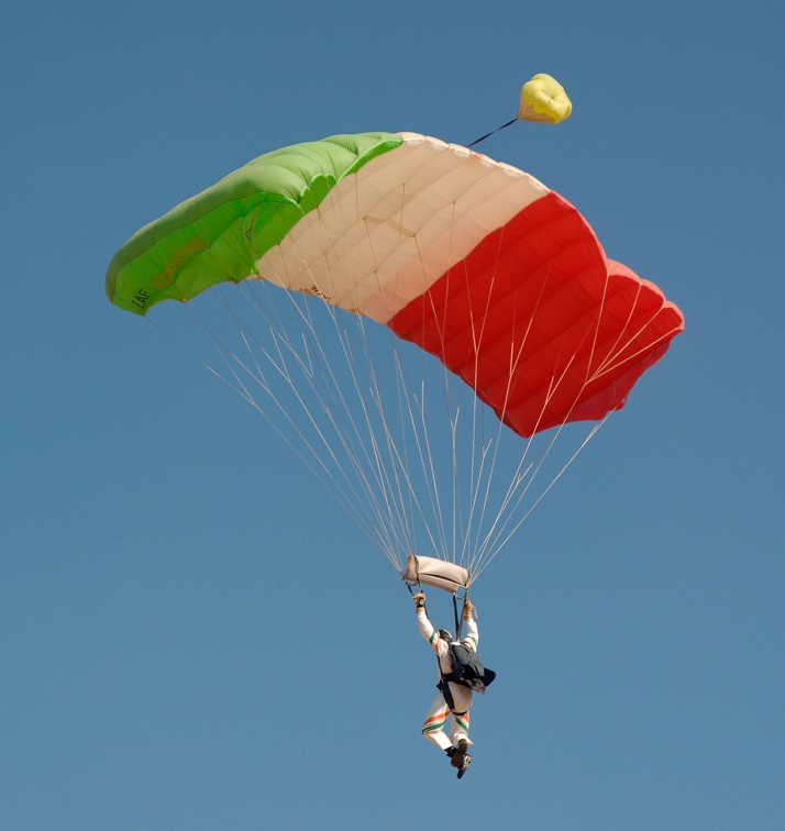 20071124 115431 Pushkar India Skydiver