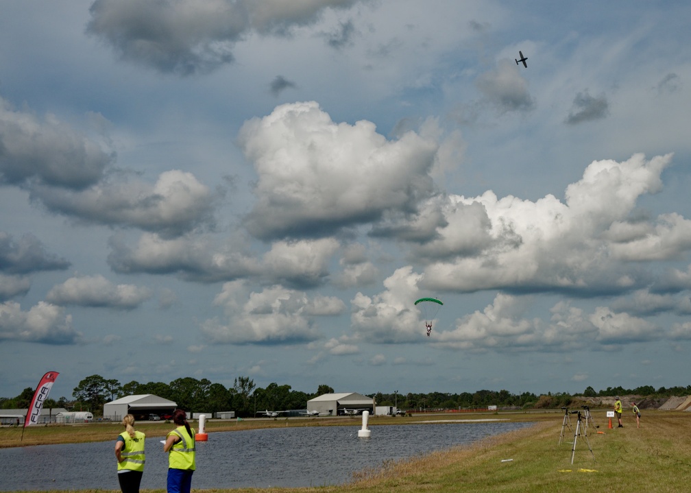 20220311 111727 Sebastian Skydive FLCPA2022Meet1 RomanNazarov PlaneVeeringOff